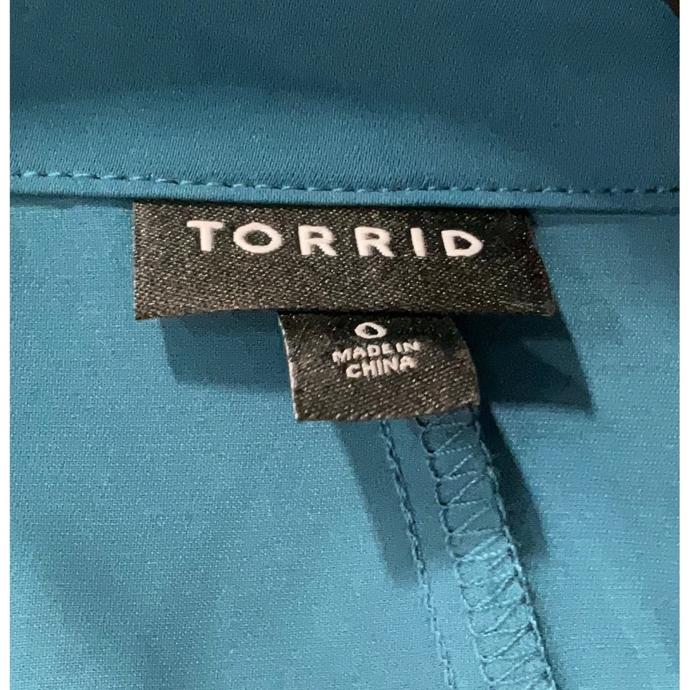 Torrid Teal Blue Collared Button Front Twist Fron… - image 5